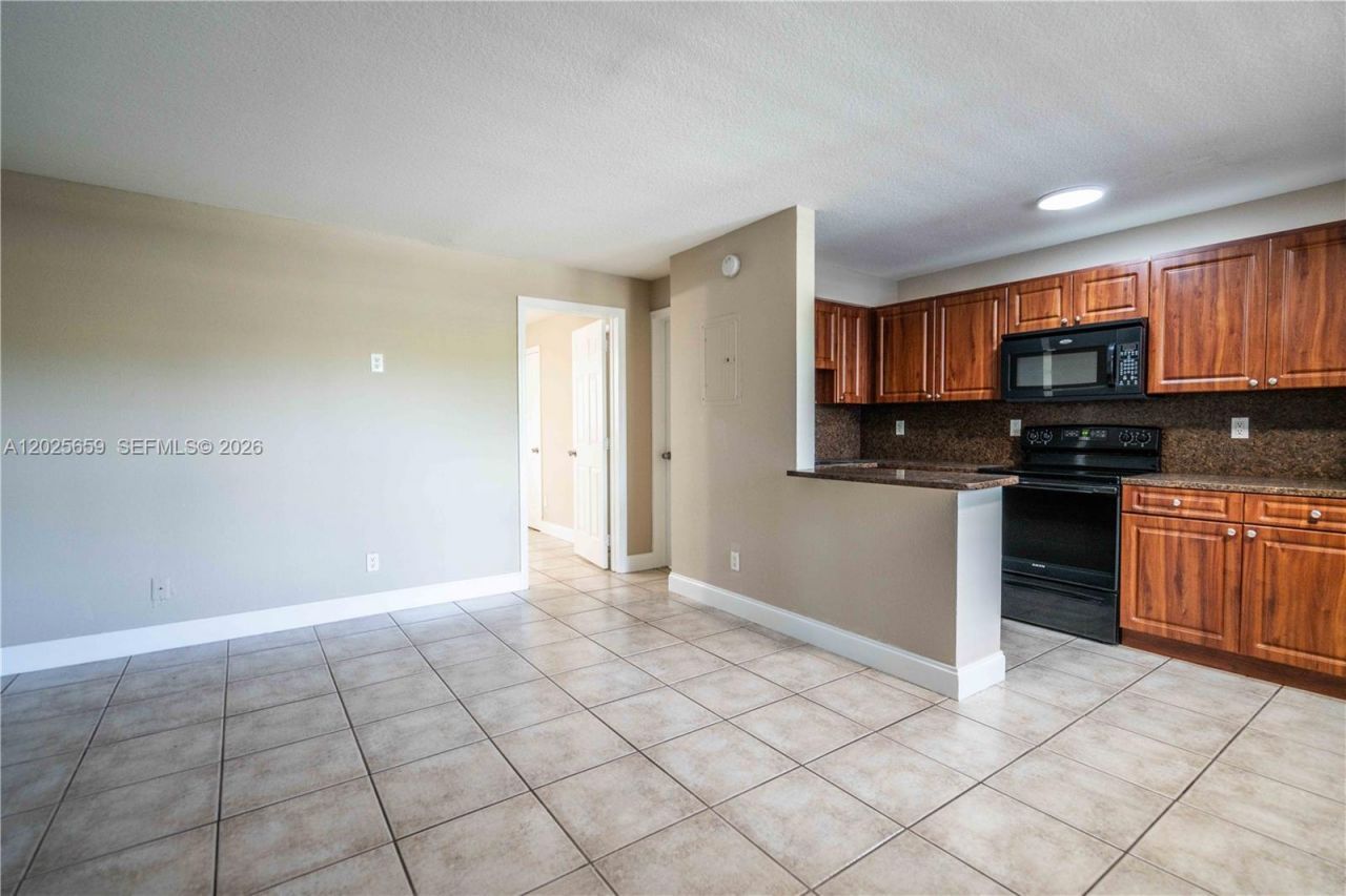 715 NE 6th St, Unit 9, Fort Lauderdale, FL 33304 Photo