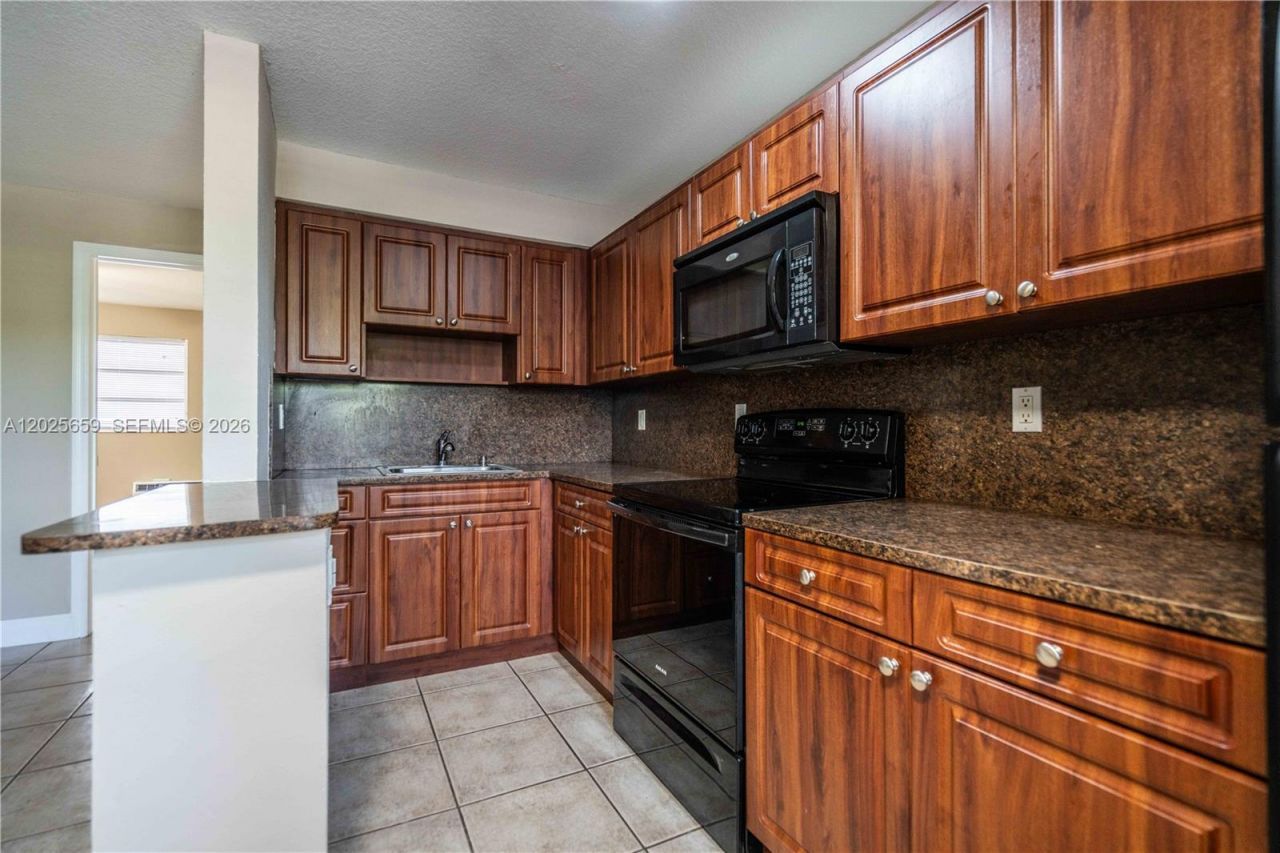 715 NE 6th St, Unit 9, Fort Lauderdale, FL 33304 Photo