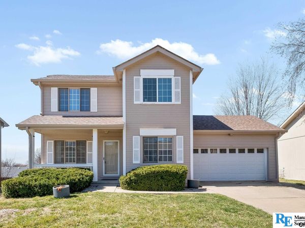 8920 N 81 Avenue, Omaha, NE 68116