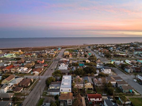808 Sealy Street, Unit E, Galveston, TX 77550