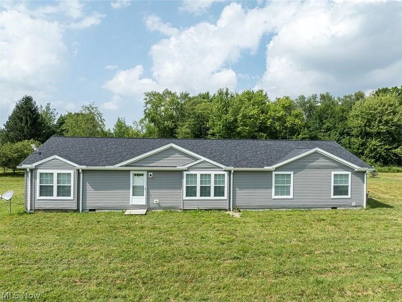 5719 N Richmond Road, Pierpont, OH 44082 Photo 1