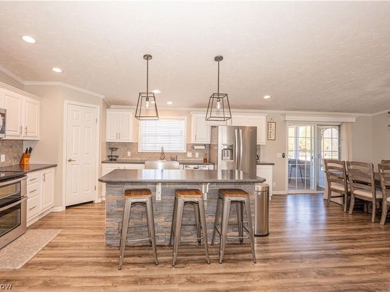 5719 N Richmond Road, Pierpont, OH 44082 Photo 10