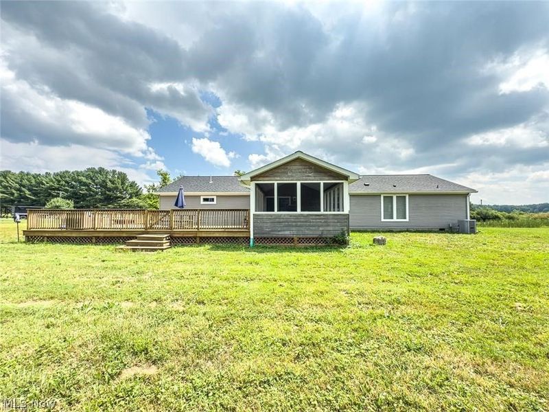 5719 N Richmond Road, Pierpont, OH 44082 Photo 2