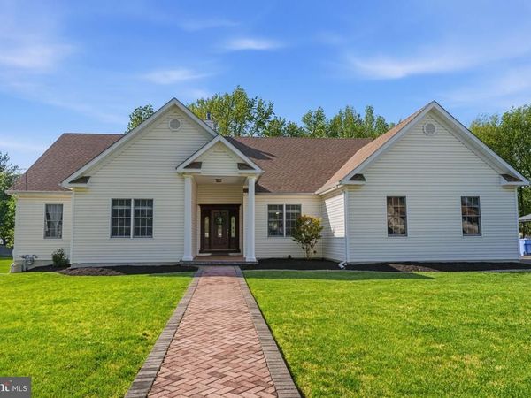 812 LONGWOOD AVENUE, CHERRY HILL, NJ 08002