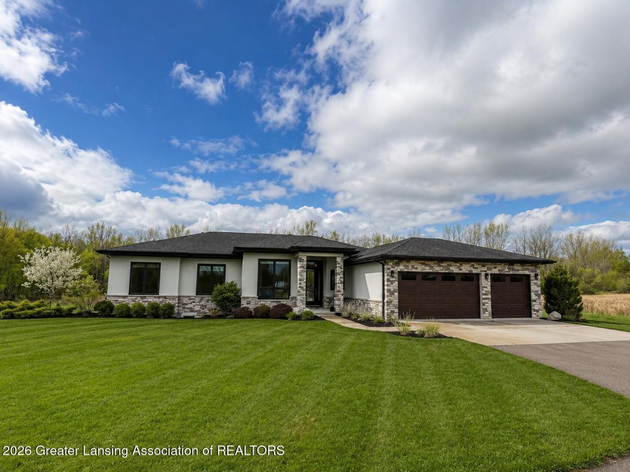 278 E Haslett , Haslett, MI 48840 Main Photo