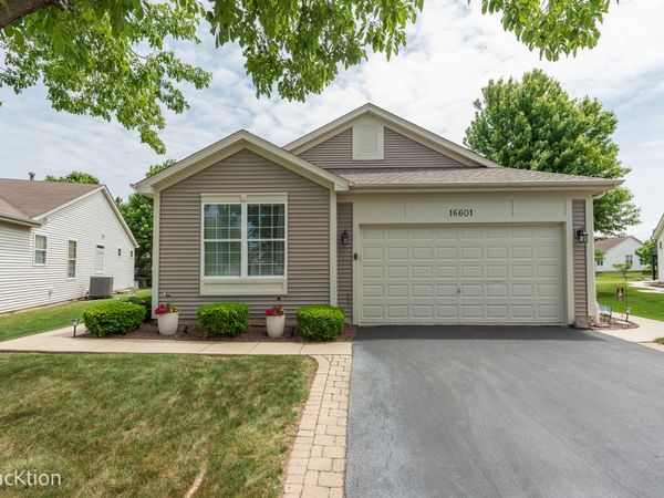 16601 Grandwood Lake Drive , Crest Hill, IL 60403