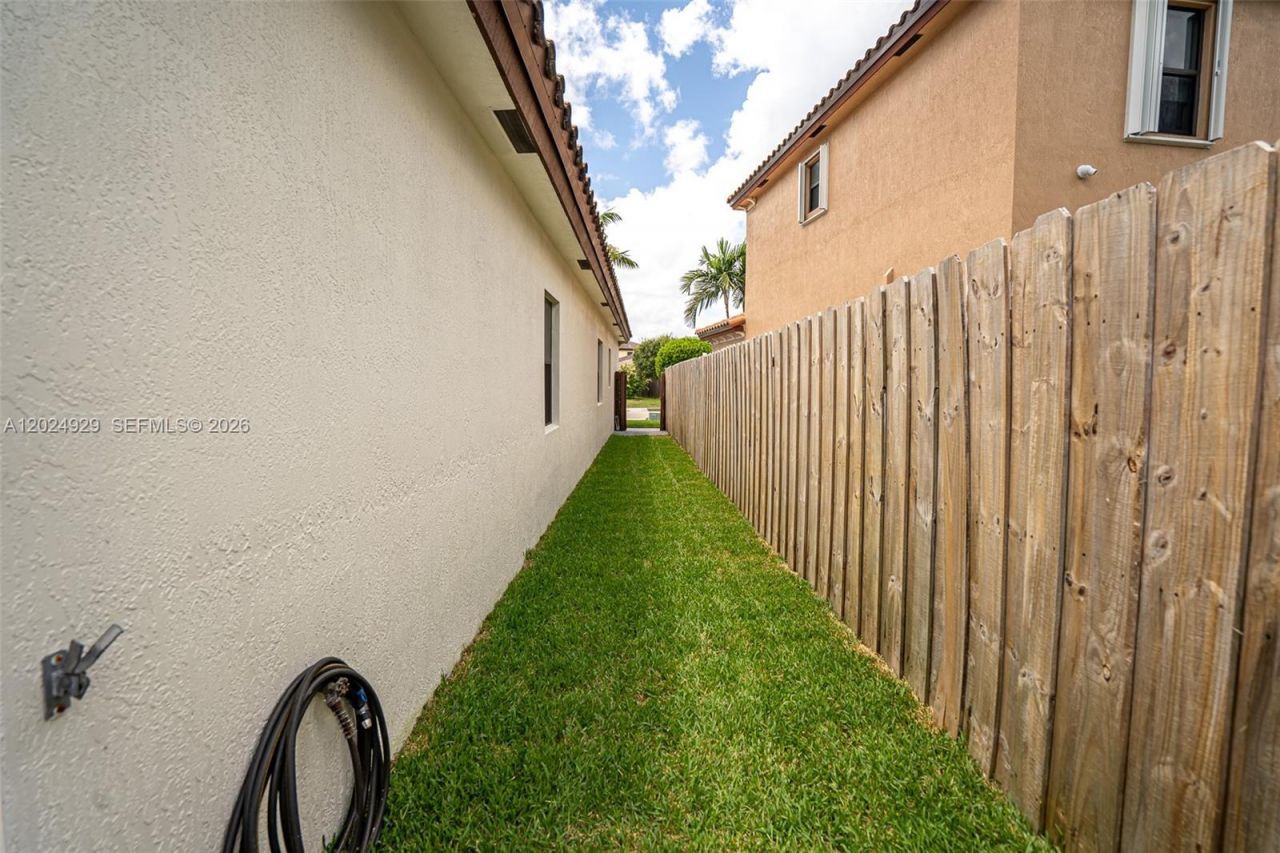 2655 NE 2nd Dr , Homestead, FL 33033 Photo