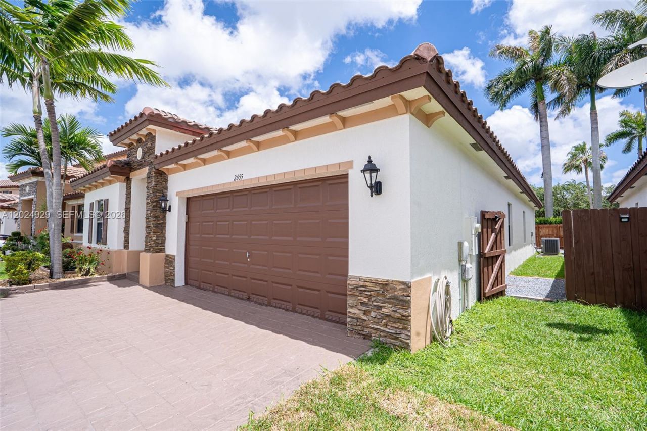 2655 NE 2nd Dr , Homestead, FL 33033 Photo