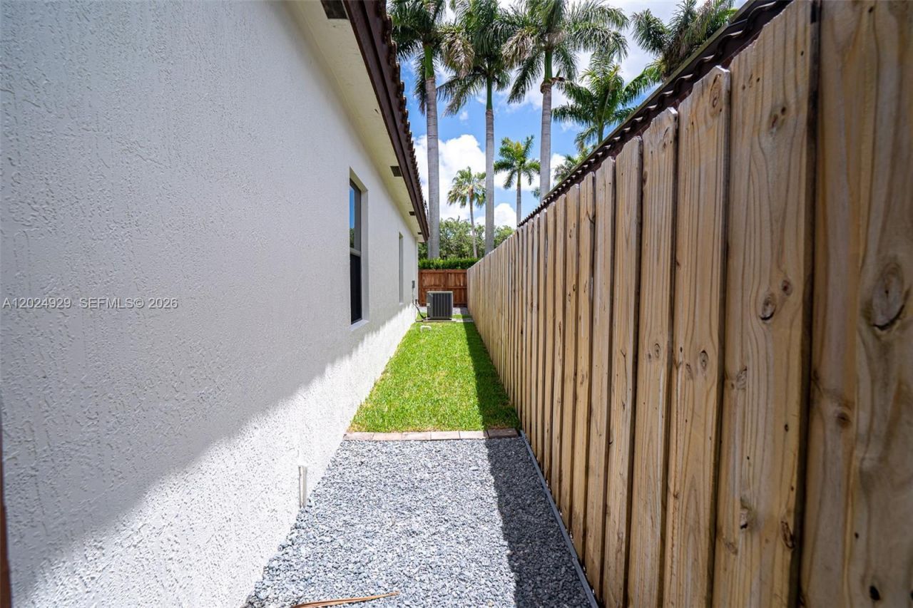 2655 NE 2nd Dr , Homestead, FL 33033 Photo