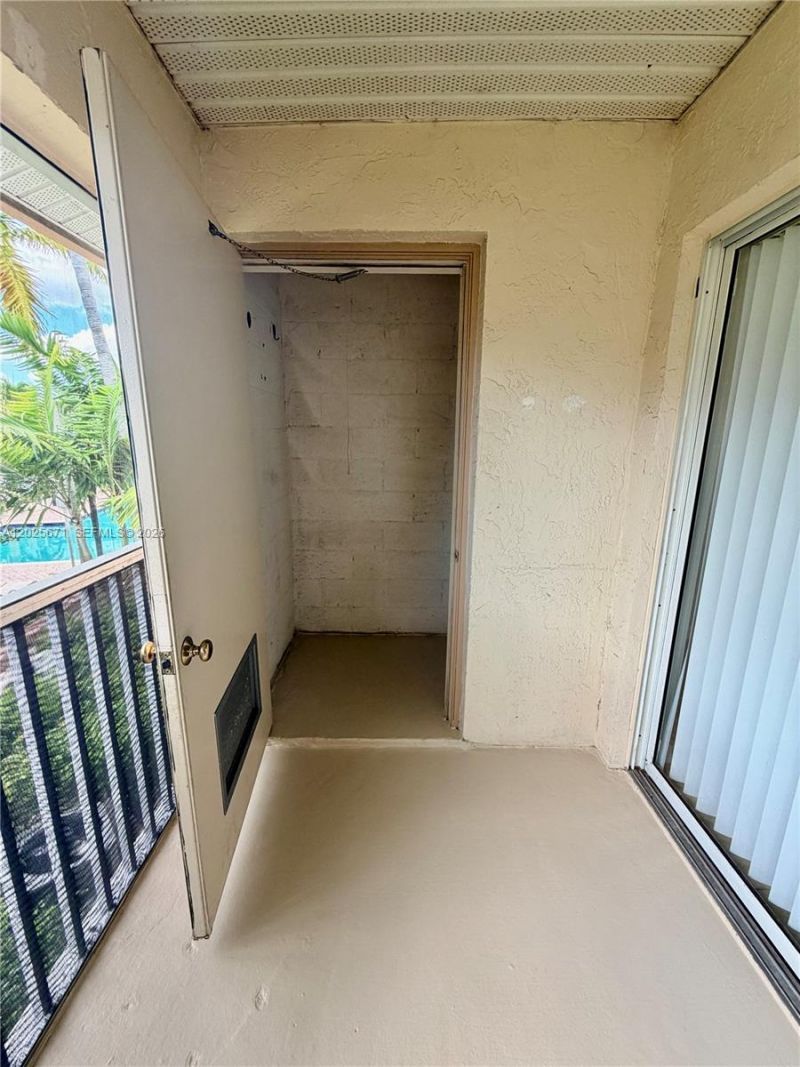 19216 Glenmoor Dr, Unit 19216, West Palm Beach, FL 33409 Photo