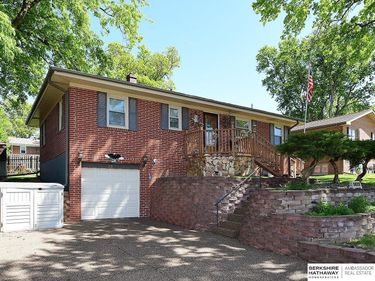 3022 Pleasant Drive , Bellevue, NE 68147