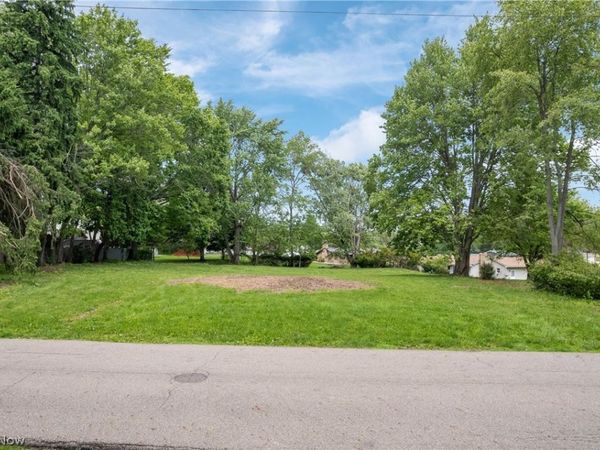 7811 Parkford Street NW, Massillon, OH 44646