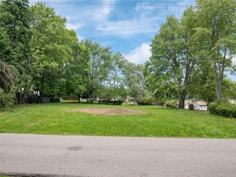 7811 Parkford Street NW, Massillon, OH 44646 Photo 1