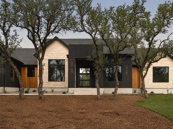 111 High Plains DR, Dripping Springs, TX 78620