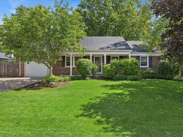 720 Checker Drive, Buffalo Grove, IL 60089