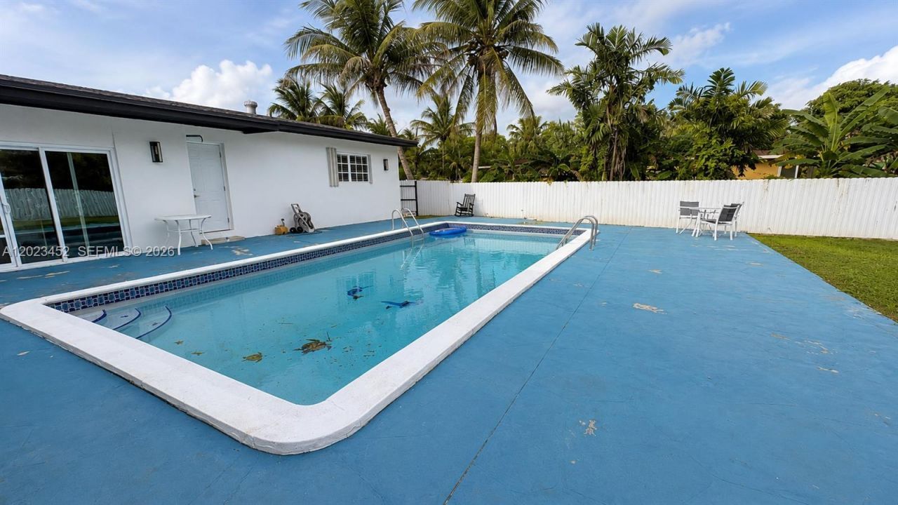 430 NE 145th St , Miami, FL 33161 Photo