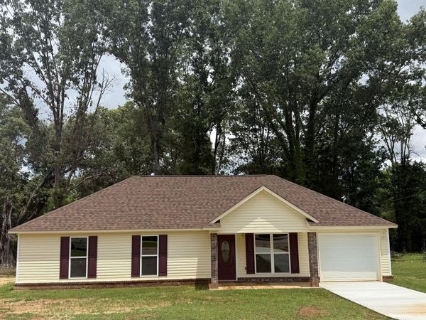 255 E Plum, Columbus, MS 39702