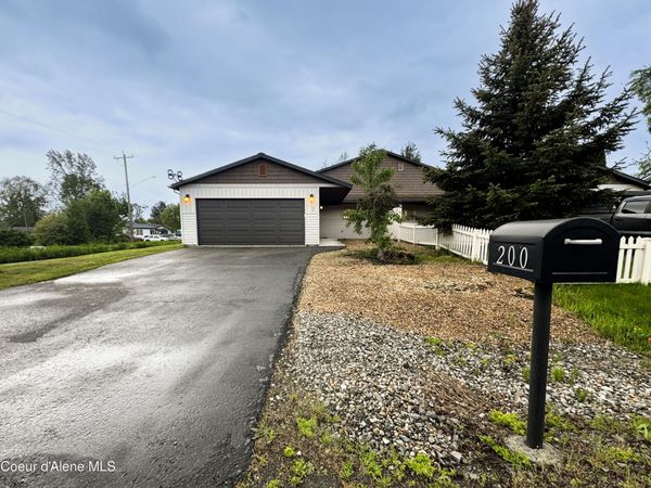 200 Brittany Loop, Kootenai, ID 83840