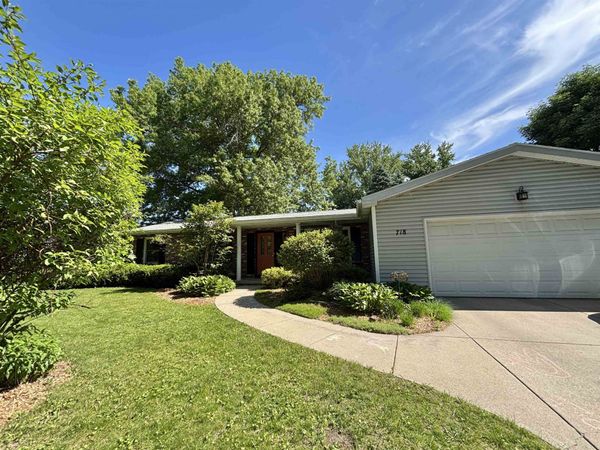 718 Delladonna Way, Madison, WI 53704