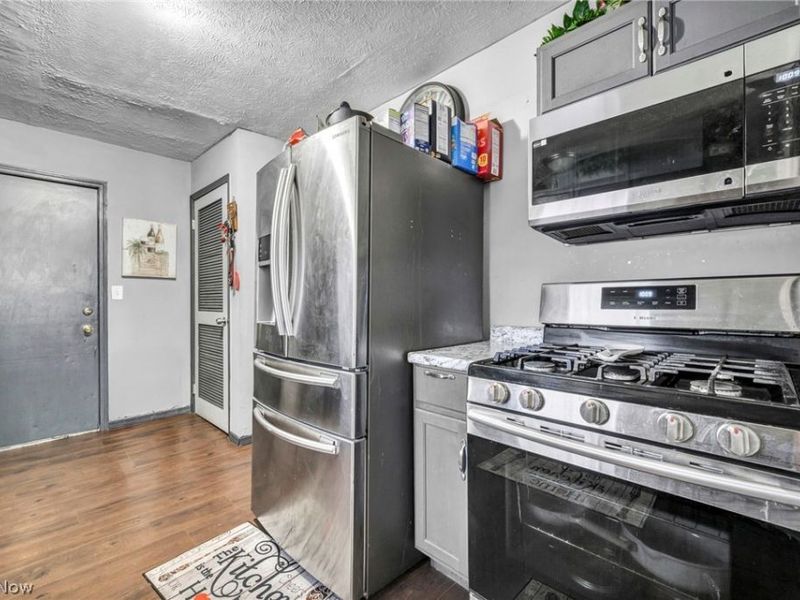 12500 Woodside Avenue, Cleveland, OH 44108 Photo 12
