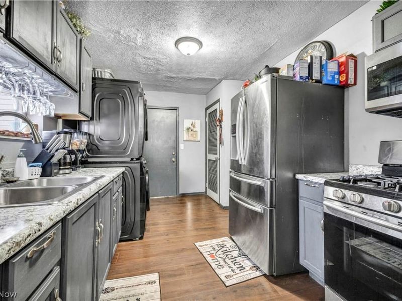 12500 Woodside Avenue, Cleveland, OH 44108 Photo 13
