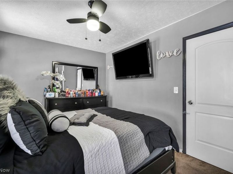 12500 Woodside Avenue, Cleveland, OH 44108 Photo 27
