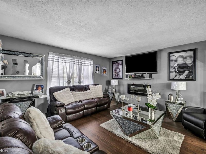 12500 Woodside Avenue, Cleveland, OH 44108 Photo 4