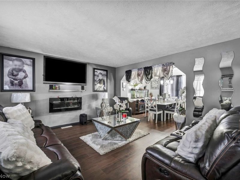12500 Woodside Avenue, Cleveland, OH 44108 Photo 5