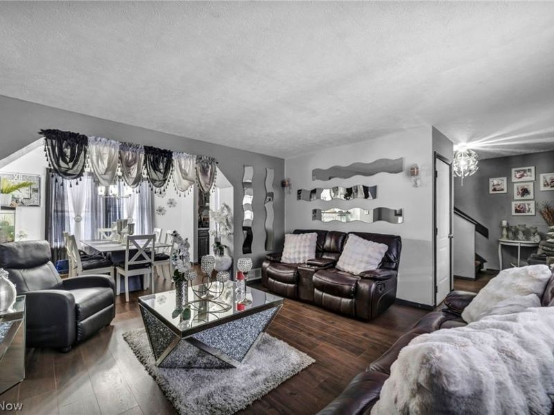 12500 Woodside Avenue, Cleveland, OH 44108 Photo 6