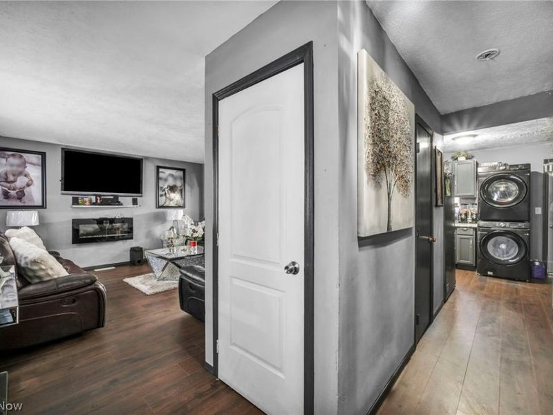 12500 Woodside Avenue, Cleveland, OH 44108 Photo 8