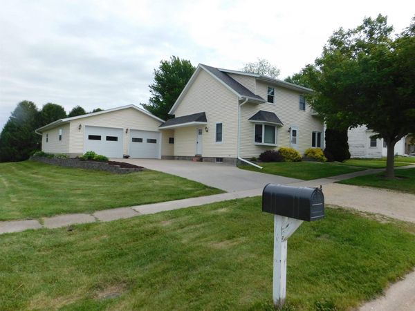 505 Main Street, Luana, IA 52156