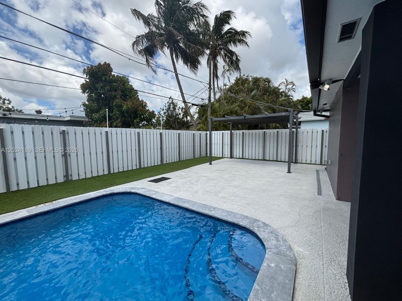 8460 NW 21st St , Sunrise, FL 33322 Photo