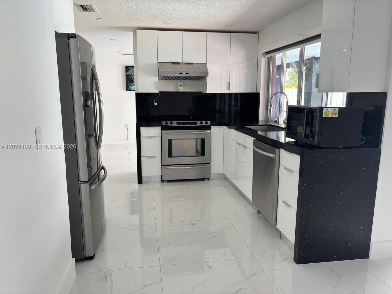 8460 NW 21st St , Sunrise, FL 33322 Photo