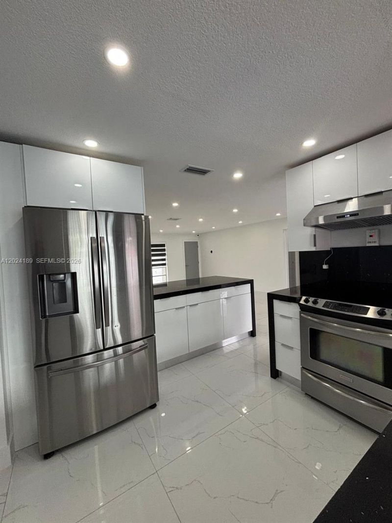 8460 NW 21st St , Sunrise, FL 33322 Photo