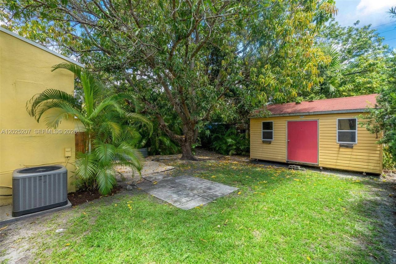 1811 SW 17th Ter , Miami, FL 33145 Photo