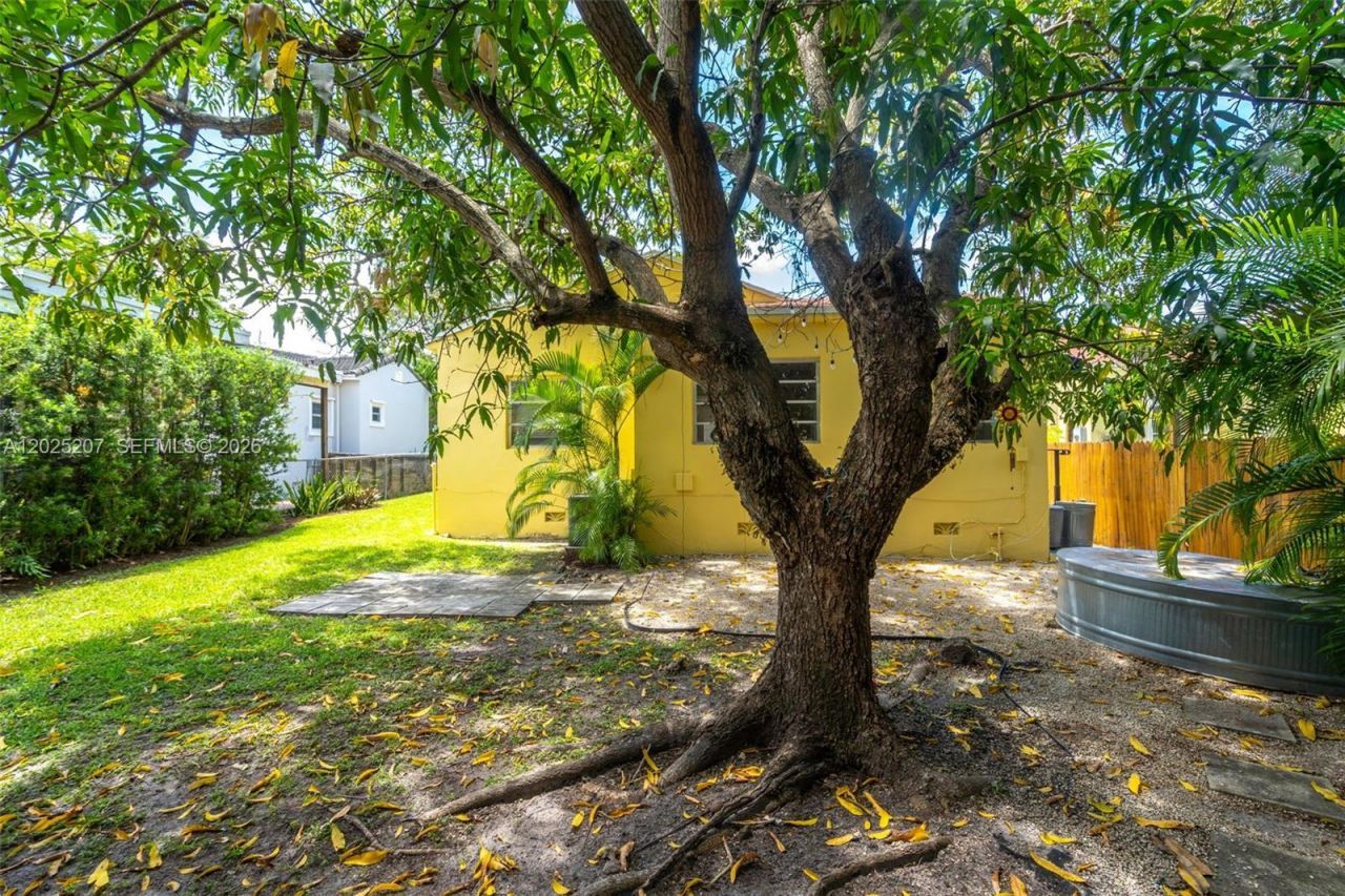 1811 SW 17th Ter , Miami, FL 33145 Photo
