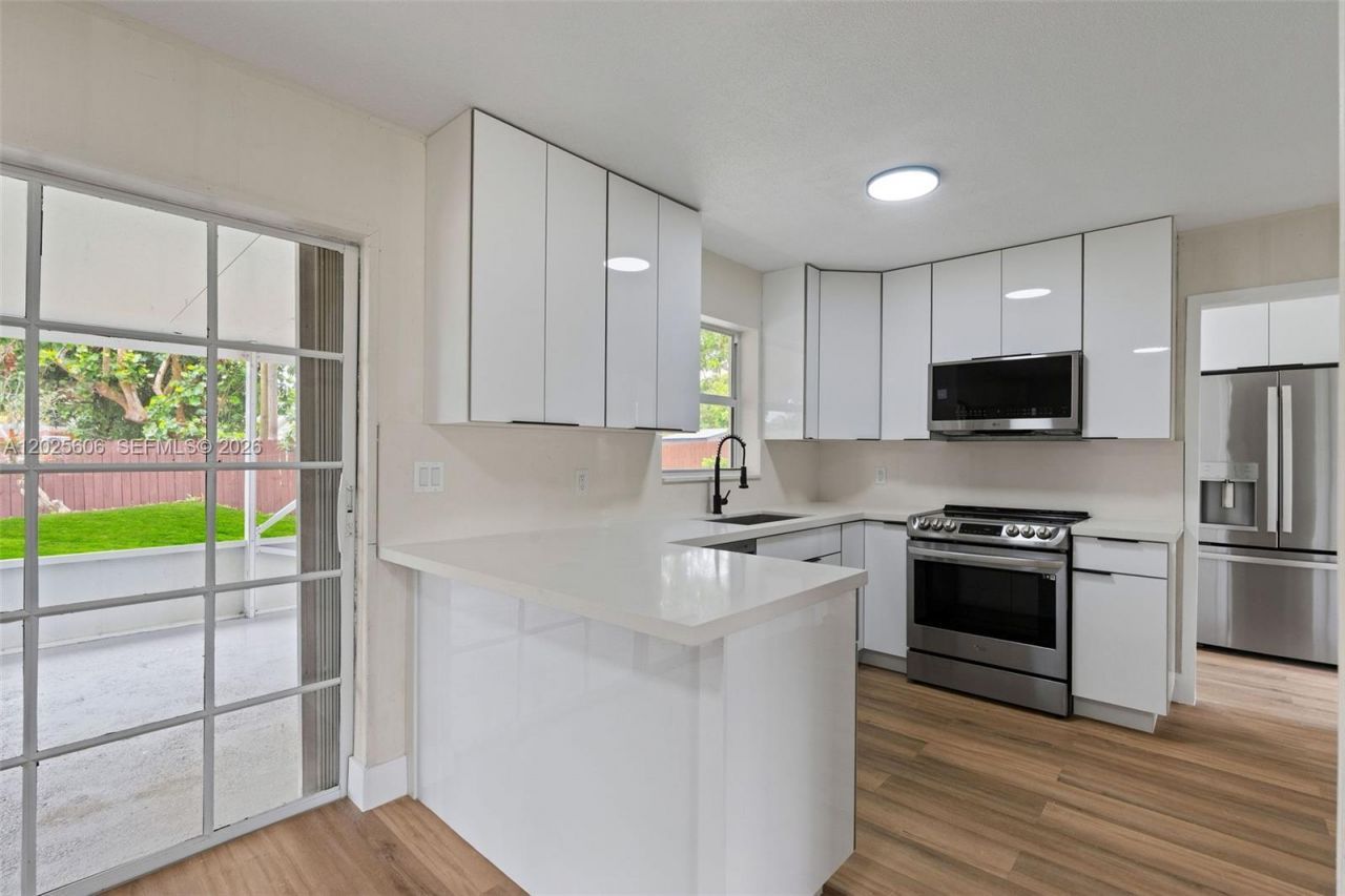 5726 Karen Dr , West Palm Beach, FL 33415 Photo