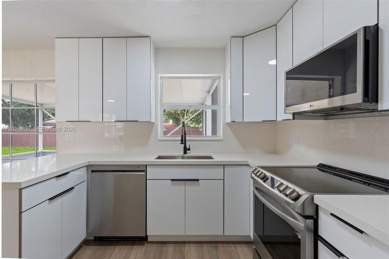 5726 Karen Dr , West Palm Beach, FL 33415 Photo