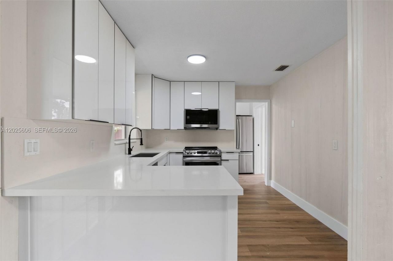 5726 Karen Dr , West Palm Beach, FL 33415 Photo