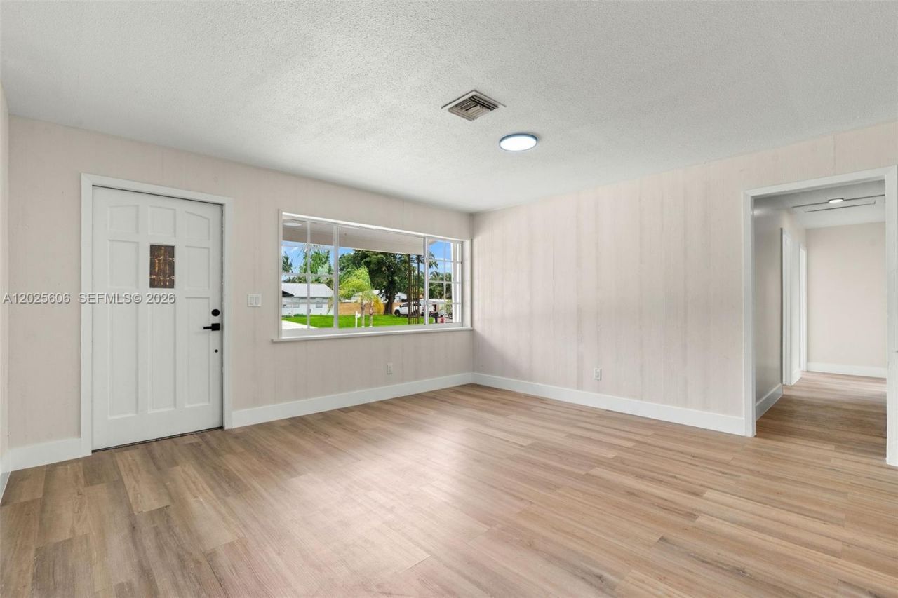 5726 Karen Dr , West Palm Beach, FL 33415 Photo