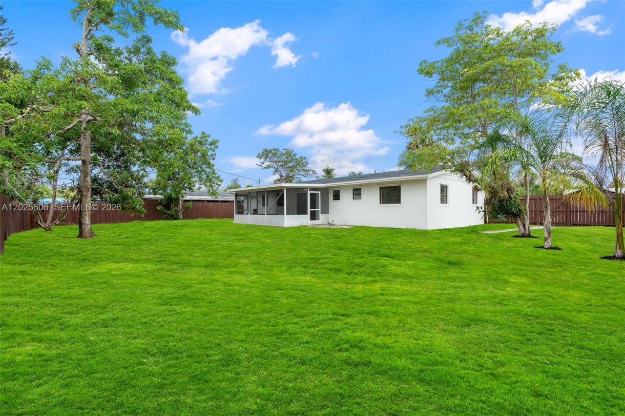 5726 Karen Dr , West Palm Beach, FL 33415 Photo