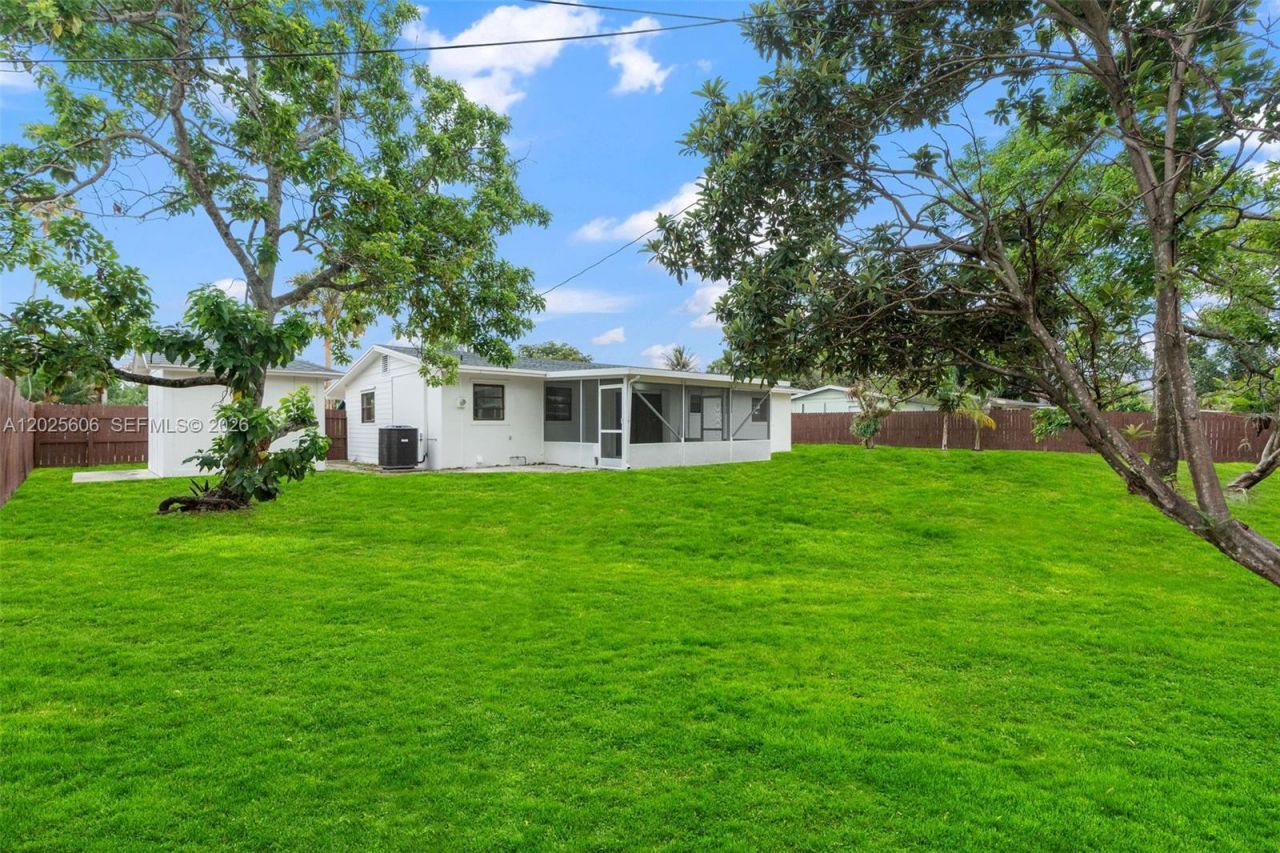 5726 Karen Dr , West Palm Beach, FL 33415 Photo