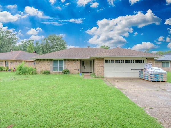 9248 Dawn Ridge Drive, Shreveport, LA 71118