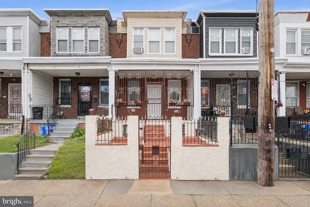 213 W Duncannon Avenue, Philadelphia, PA 19120 Main Photo