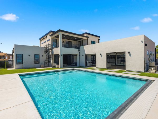 1320 Crestview Drive SW, Los Lunas, NM 87031