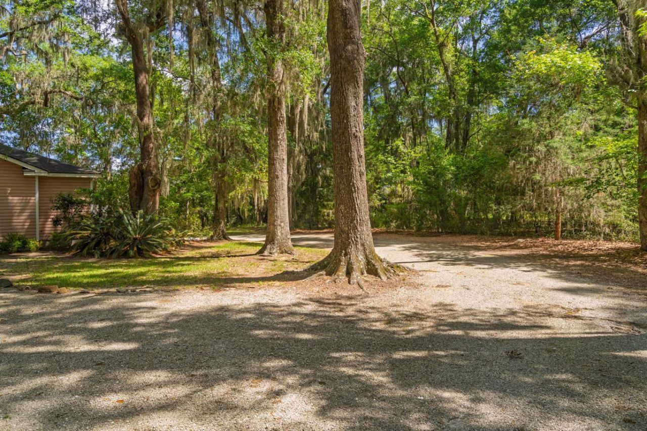 8362 Chisolm Plantation Road Photo 32