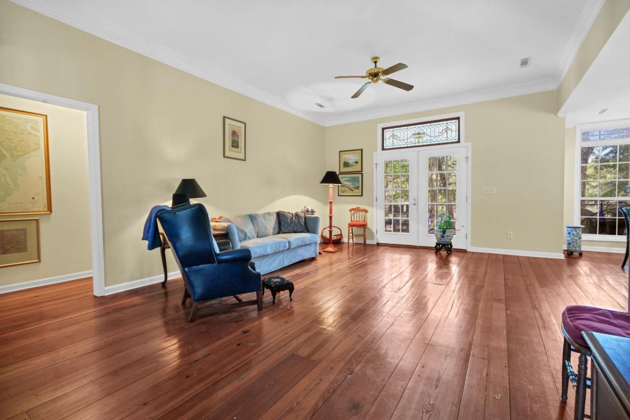 8362 Chisolm Plantation Road Photo 6