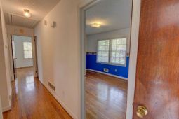 1630 Edgemore Road photo 4