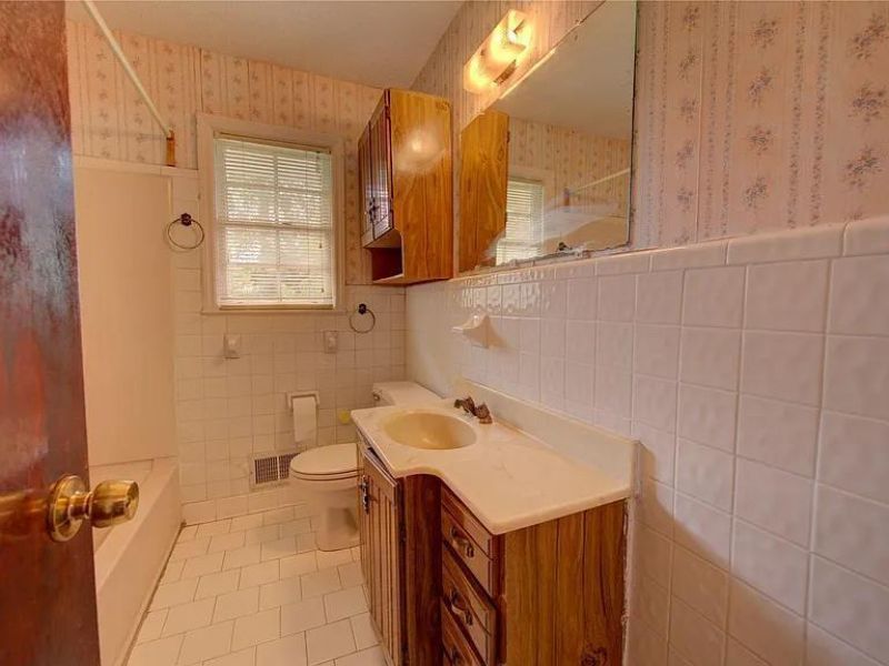 1630 Edgemore Road Photo 9