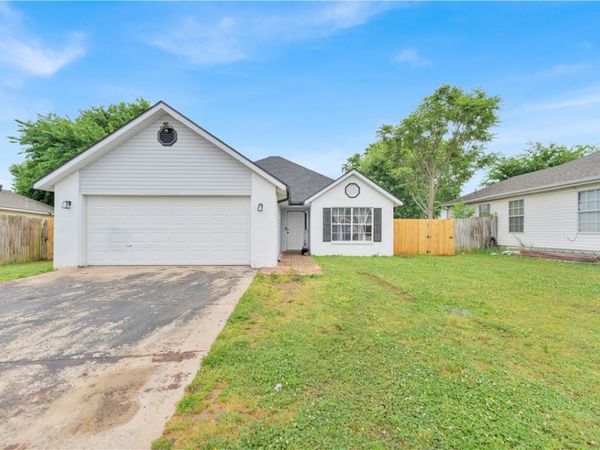 2385 Bering Place , Springdale, AR 72764